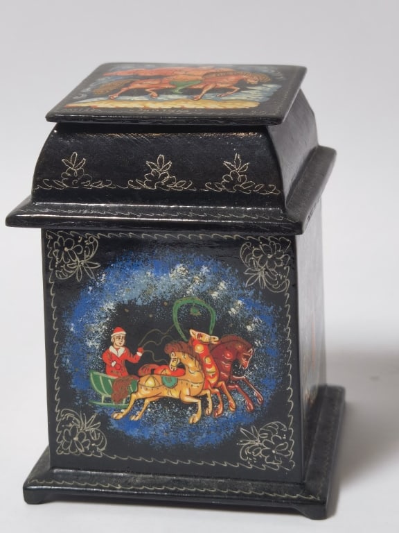 Vintage Russian Folk Art Lacquer Spice Caddy: Vintage Russian Folk Art Lacquer Spice Caddy, 3in by 3in by 3.5in