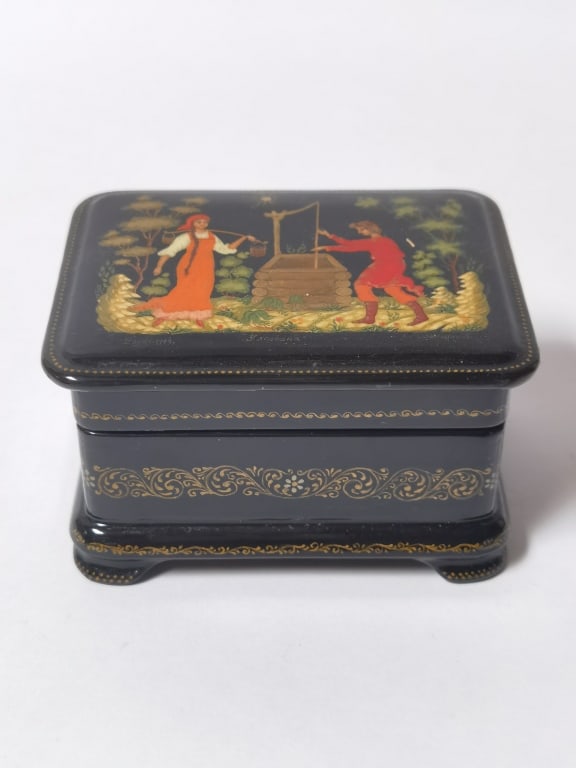 1999 Russian Palekh At the Well Lacquer Box (1 of 7)