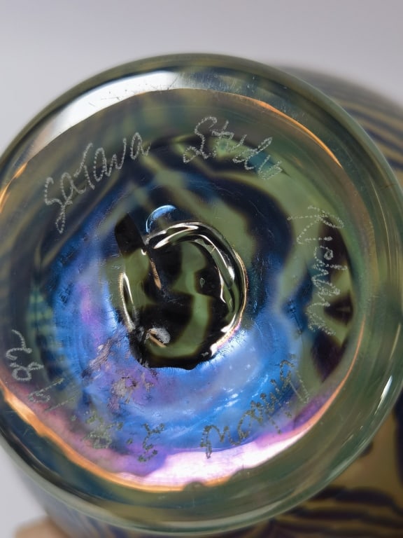 1982 Signed Santana Studio Iridescent Pulled Feath - 8