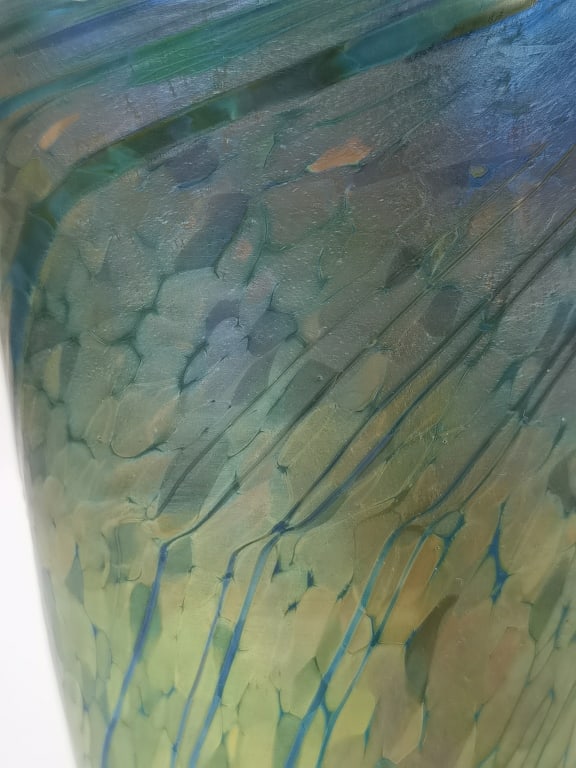 1992 Signed Iridescent Tree Bark Pattern Cylinder - 6