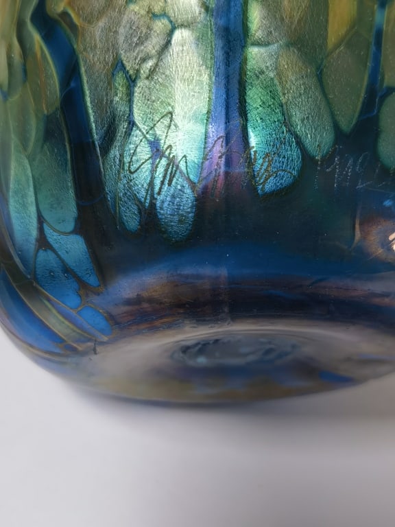 1992 Signed Iridescent Tree Bark Pattern Cylinder - 8