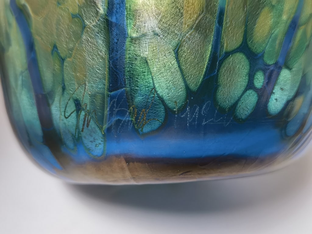 1992 Signed Iridescent Tree Bark Pattern Cylinder - 9