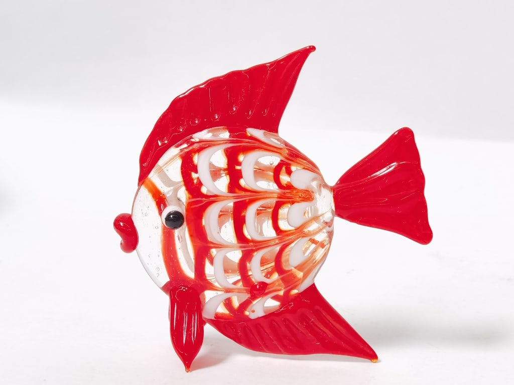 Vintage Murano Italy Red Art Glass Fish: Vintage Murano Italy Red Art Glass Fish, 3in by 3in