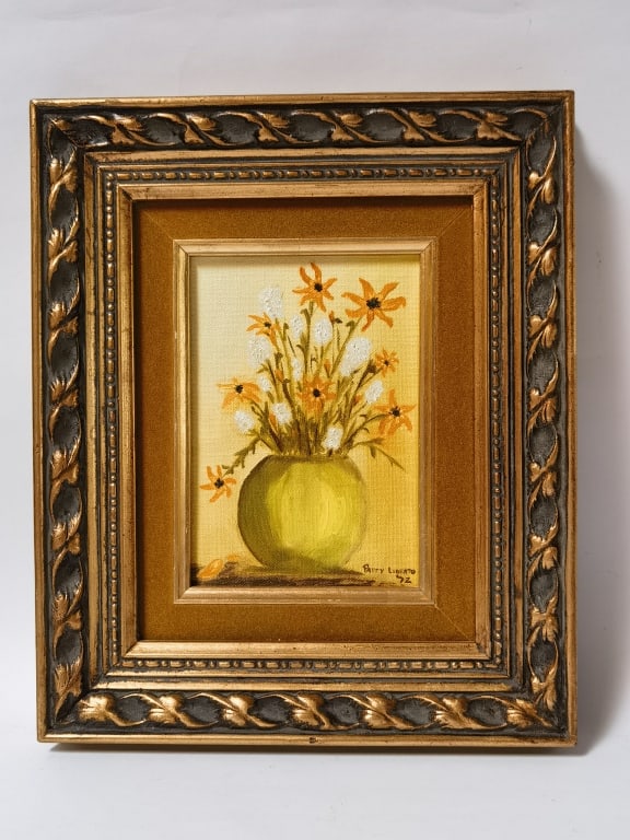 1972 Patty Liberto Floral Still Life Oil Painting: 1972 Patty Liberto Floral Still Life Oil Painting, 12.25in by 10.25in