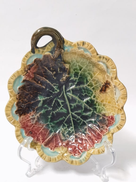 Antique Majolica Maple Leaf Plate (1 of 5)