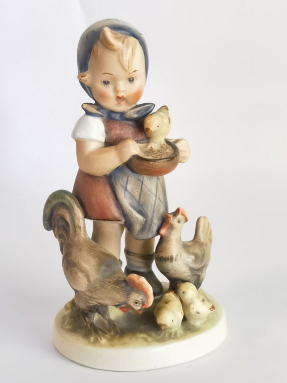 Goebel Hummel Porcelain "Feeding Time" Figurine (1 of 4)
