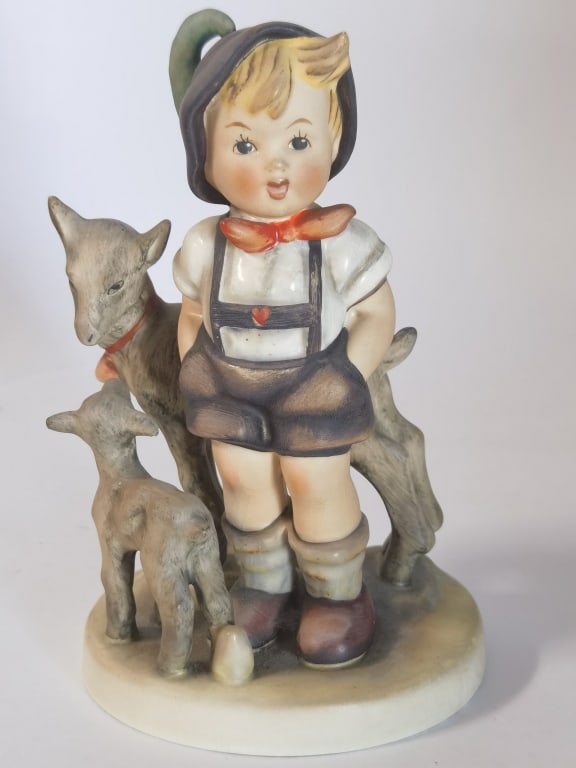 Goebel Hummel Porcelain "Little Goat Herder" Figur (1 of 4)