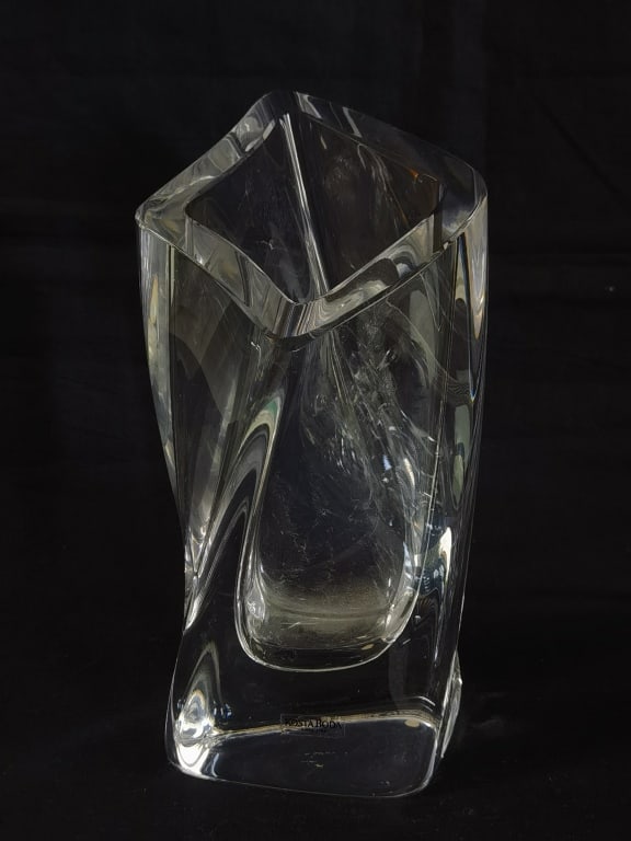 Goran Warff for Kosta Boda "Sailes" Crystal Vase: Goran Warff for Kosta Boda "Sailes" Crystal Vase, 9in by 4.5in by 4.5in