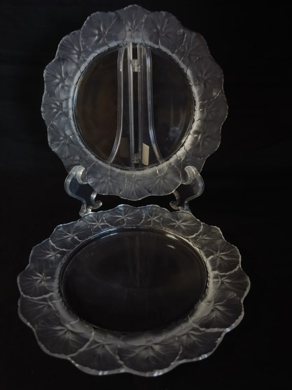 Pr. of Lalique France Crystal "Honfleur" Plates: Pr. of Lalique France Crystal "Honfleur" Plates, 8.25in
