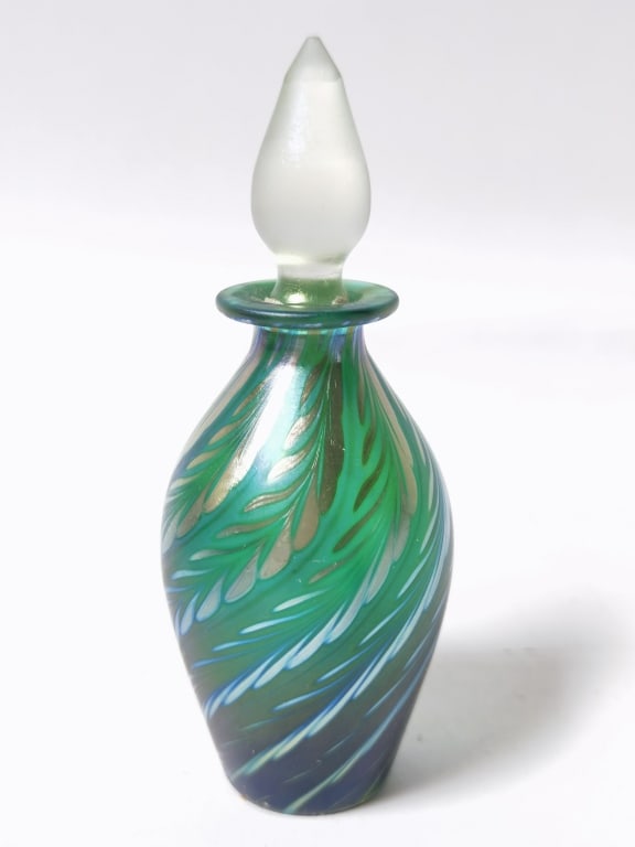 Correia Frosted Green Iridescent Pulled Feather Gl (1 of 5)