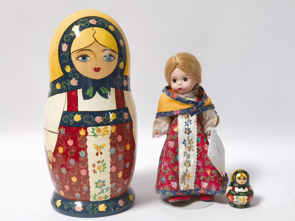 Madame Alexander International Russian Doll Set (1 of 4)