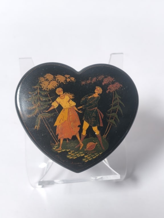 Vintage Signed Russian Lacquer Heart Trinket Box (1 of 7)