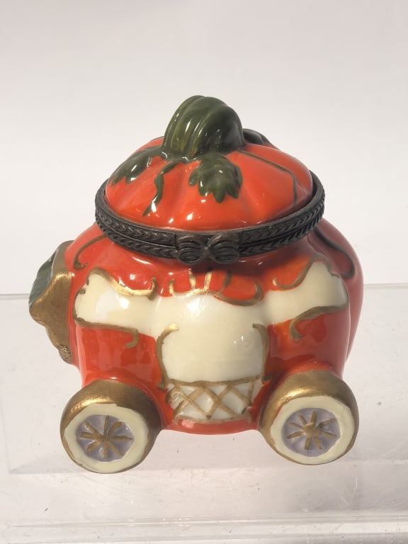Vintage Cinderella Pumpkin Carriage Porcelain Box (1 of 4)