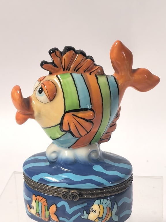 Vintage Tropical Fish Figural Trinket Box (1 of 4)
