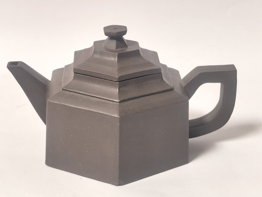 Vintage "Hu Qing Lan" Chinese YiXing ZiSha Teapot: Vintage "Hu Qing Lan" Chinese YiXing ZiSha Teapot, 5.75in by 4 1/8in by 3.5in