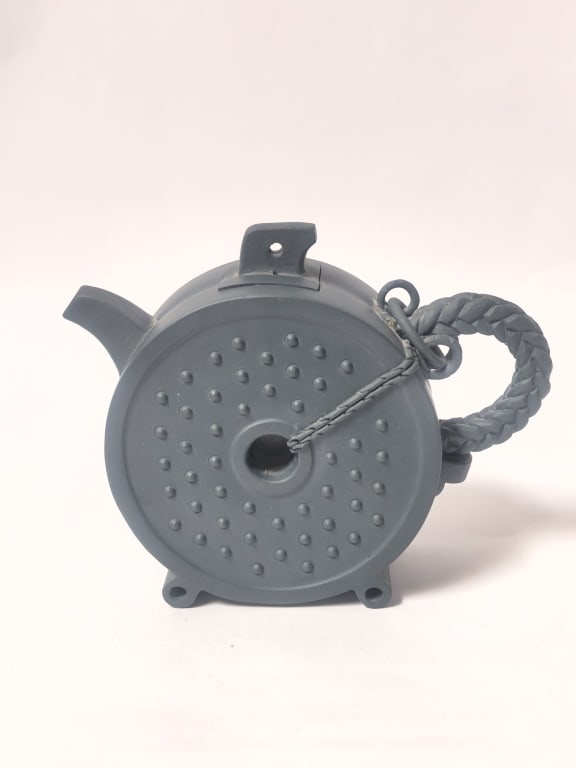 Vintage "Tao Zhong" Chinese YiXing ZiSha Teapot