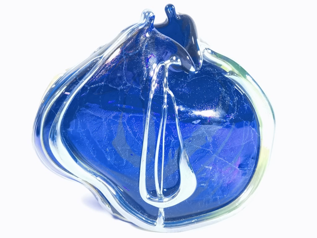 Vintage Loren Chapman Abstract Art Glass Vase: Vintage Loren Chapman Abstract Art Glass Vase, 4.75in by 5.25in
