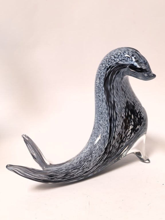 Murano Italy Spatter Glass Seal Figurine: Murano Italy Spatter Glass Seal Figurine, 8.5in by 6.5in by 5in