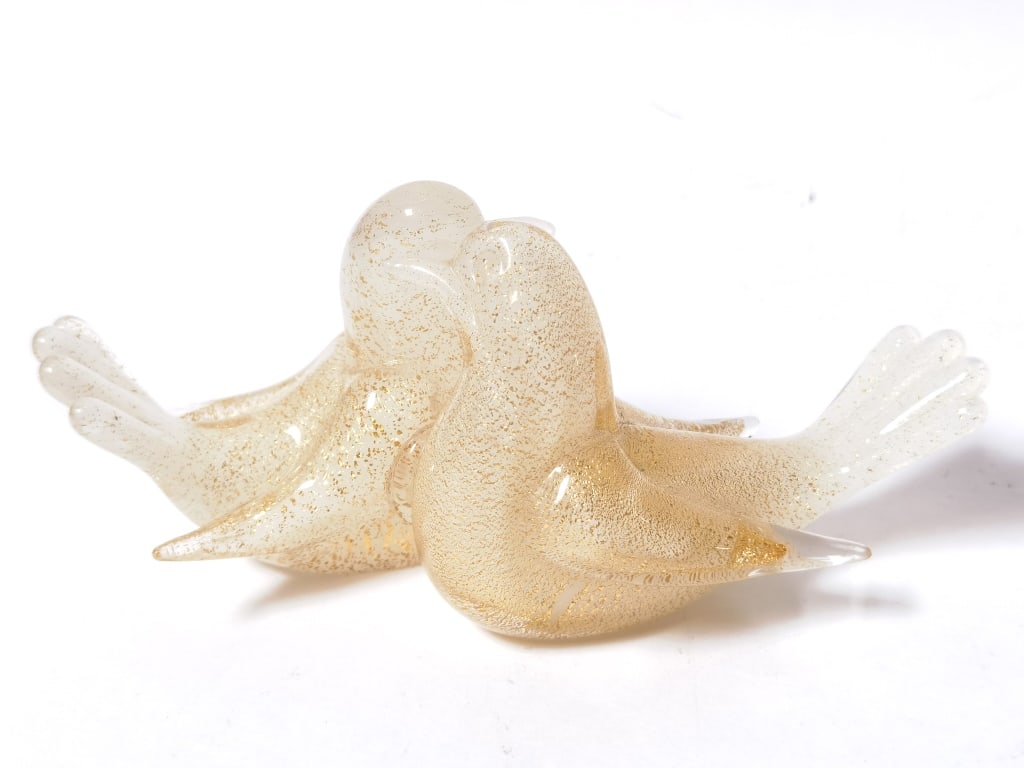 Vintage Murano Italy Gold Glitter Art Glass Lovebi: Vintage Murano Italy Gold Glitter Art Glass Lovebirds, 6in by 2.75in