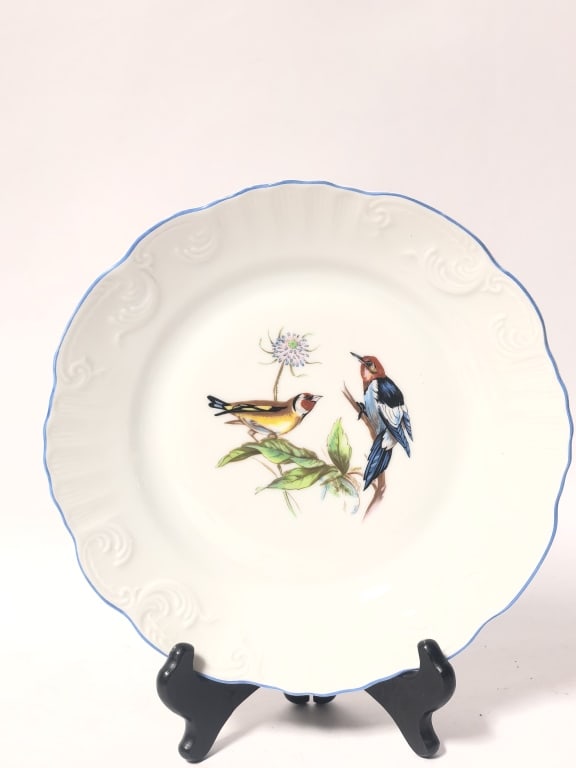 Vintage Vista Alegre Portugal Porcelain Bird Plate: Vintage Vista Alegre Portugal Porcelain Bird Plate, 8in