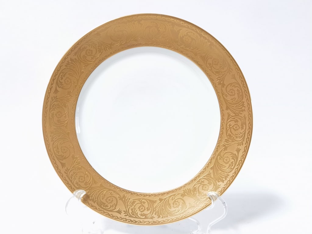 Limoges France 22K Gold Rim Dinner Plate (1 of 3)