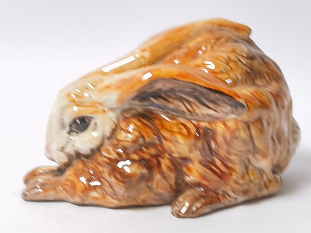 Vintage Italian Porcelain Bunny Figurine: Vintage Italian Porcelain Bunny Figurine, 6in by 4in by 3.5in