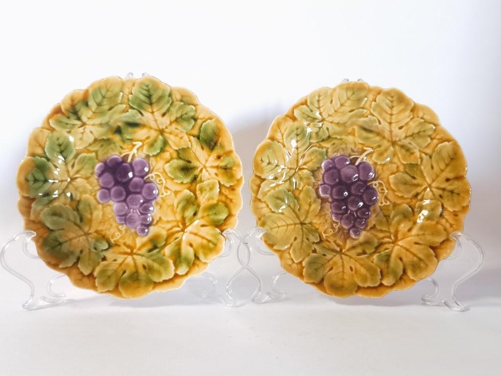 (2) Antique Sarreguemines French Majolica Grapes P (1 of 4)