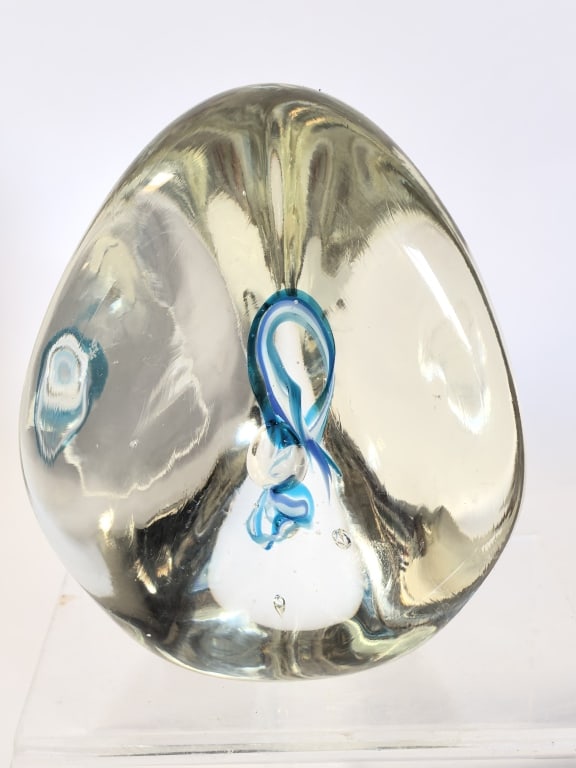 Signed Monte Dunlavy Studio Art Glass Paperweight (1 of 5)