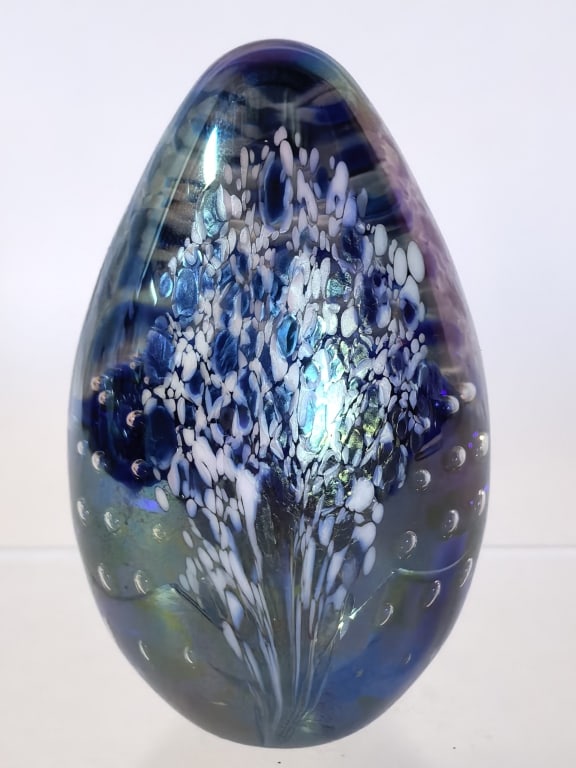 1994 GES Iridescent Spatter Art Glass Egg Paperwei: 1994 GES Iridescent Spatter Art Glass Egg Paperweight, 3.5in by 2in