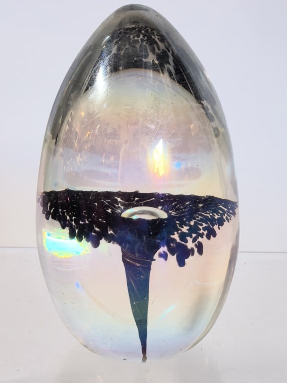1990 GES Iridescent Spatter Swirl Art Glass Egg Pa: 1990 GES Iridescent Spatter Swirl Art Glass Egg Paperweight, 3.5in by 2in