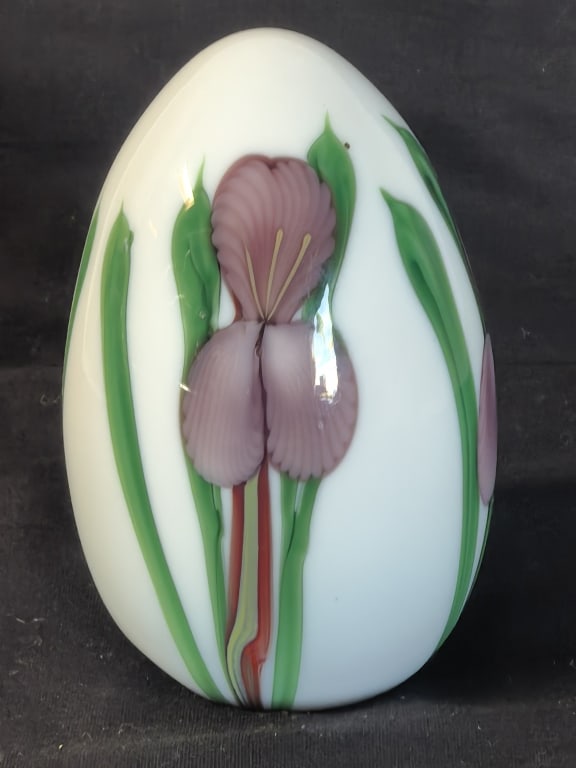 1981 Orient & Flume Amethyst Iris Glass Egg Paperw (1 of 5)