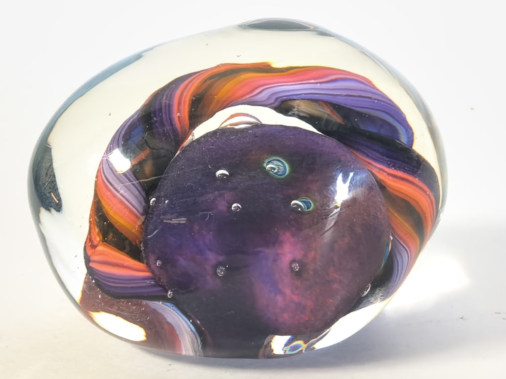 Signed Tom Bloyd Bullicante Swirl Art Glass Paperw (1 of 5)