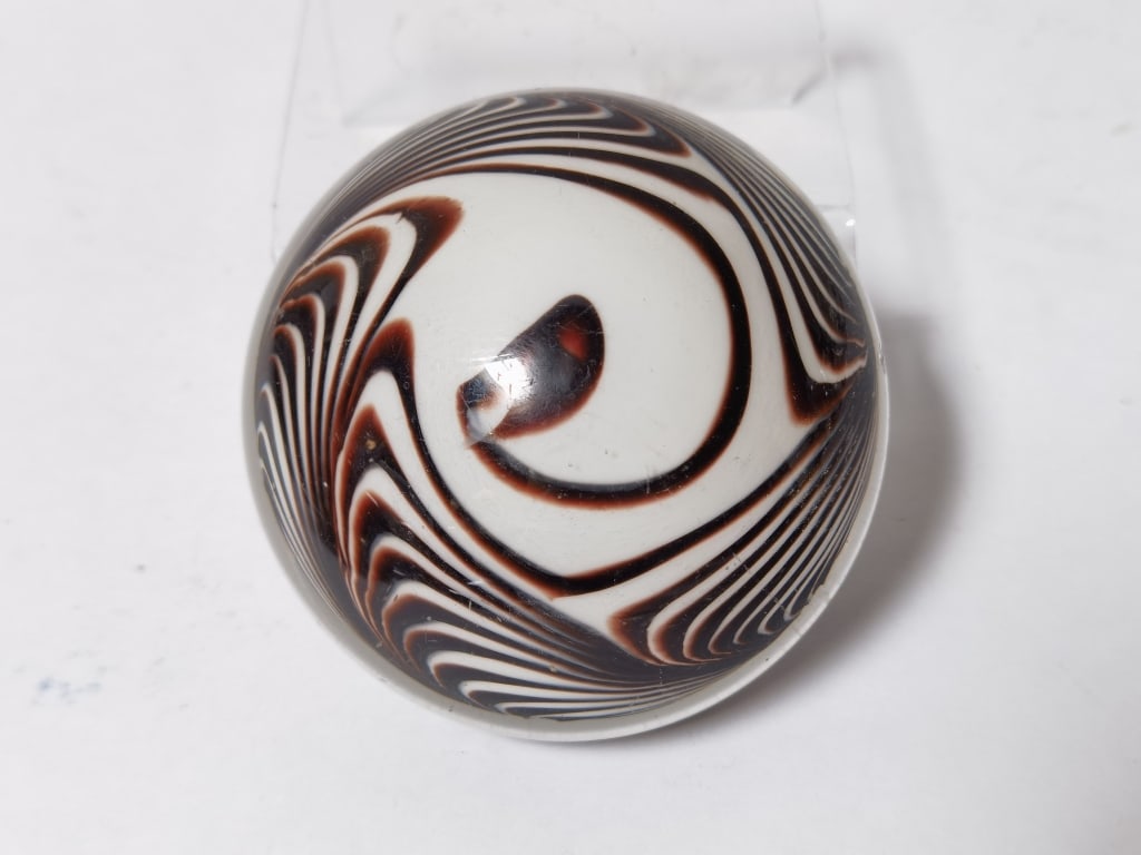 Vintage Pulled Feather Art Glass Paperweight (1 of 3)