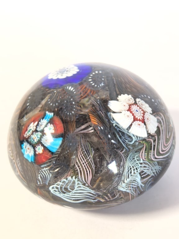 Vintage Murano Italy Millefiori Latticino Art Glas: Vintage Murano Italy Millefiori Latticino Art Glass Paperweight, 2.75in