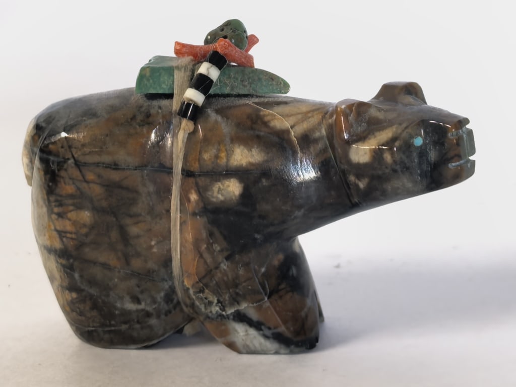 Native American Zuni Carved Stone Bear Fetish (1 of 6)