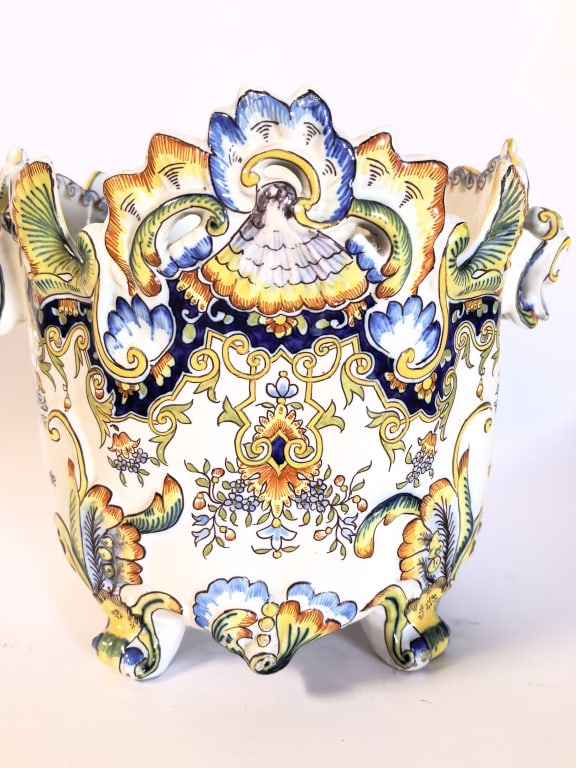 19th C. French Faience Armorial Cachepot - 3