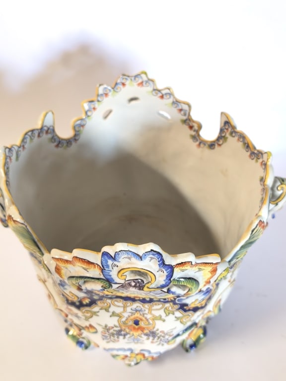 19th C. French Faience Armorial Cachepot - 4