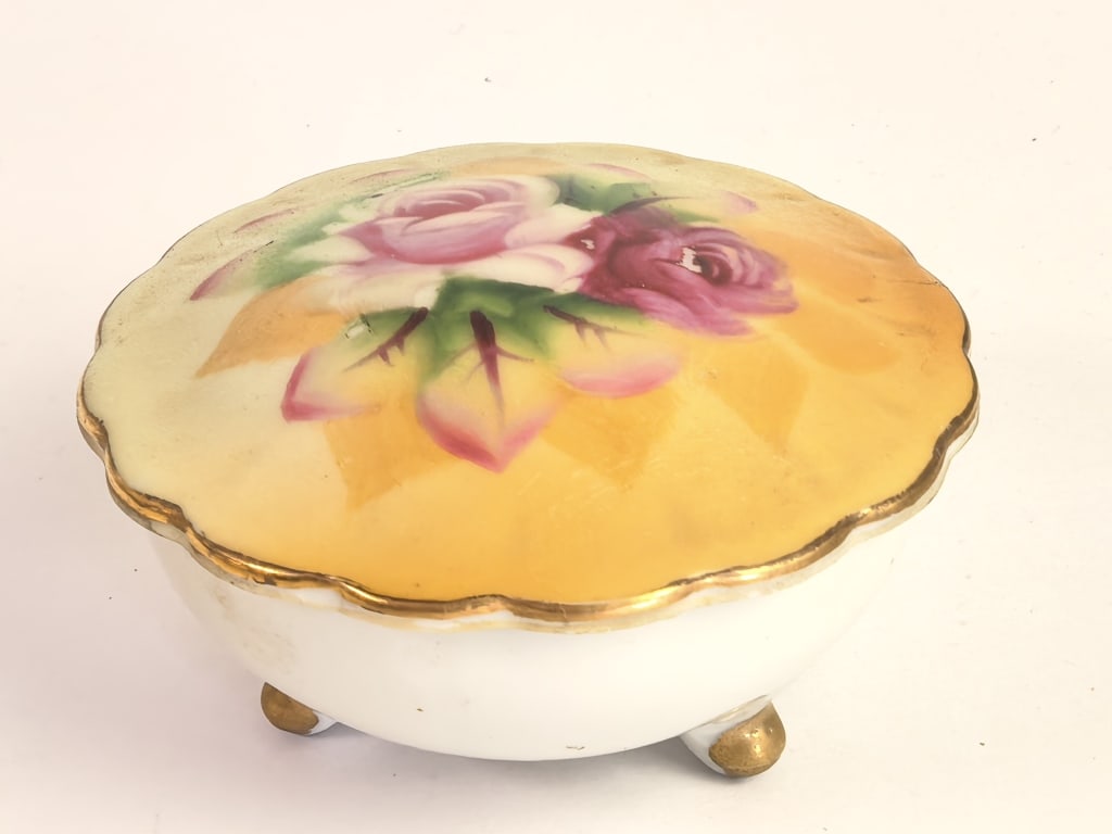 Lefton Hand-Painted Footed Porcelain Powder Box (1 of 3)