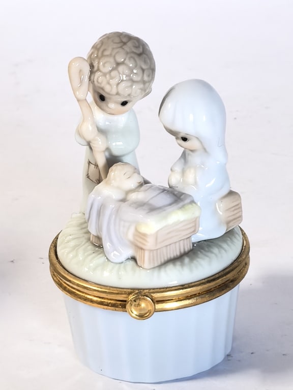 2000 Precious Moments Nativity Scene Trinket Box (1 of 5)