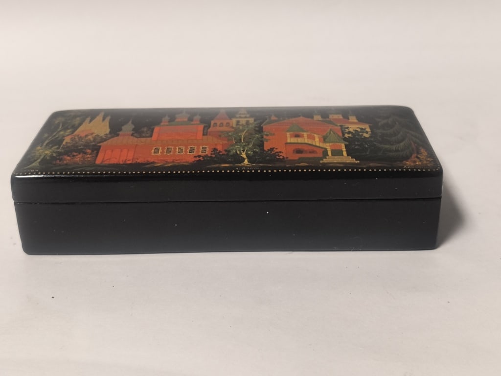 Signed Kholuy Russian Lacquer Box "Uglich" - 6