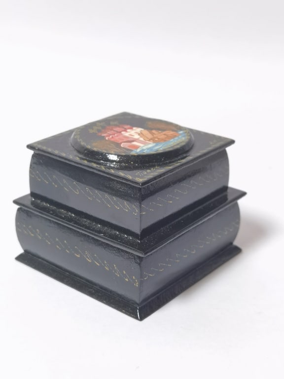 Vintage Miniature Tiered Russian Palekh Lacquer Tr (1 of 4)