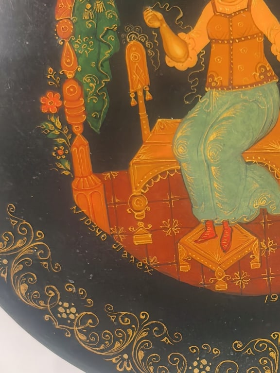 Signed Russian Lacquer Circular Box "The Spinner" - 4