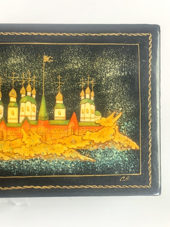 Signed Palekh Russian Lacquer Box "Suzdal" - 4