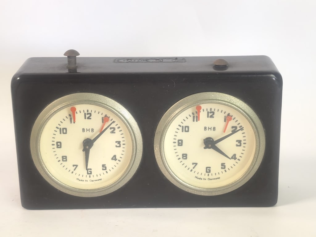 Vintage BHB Mechanical Plastic Chess Clock: Vintage BHB Mechanical Plastic Chess Clock, 5.75in by 3.5in by 3.25in