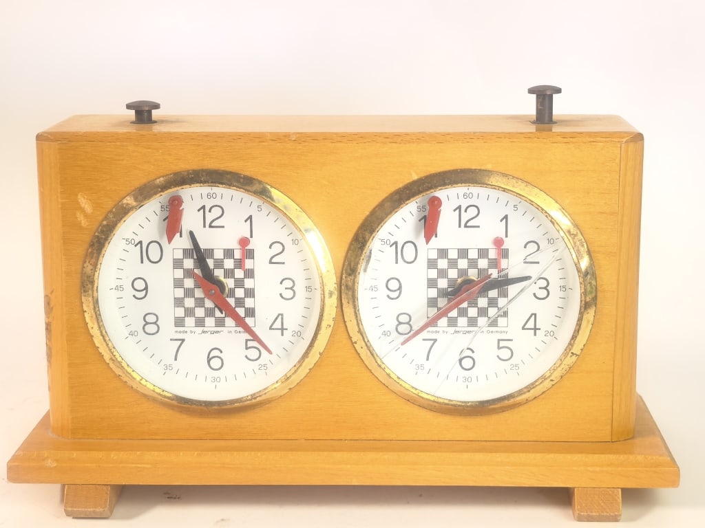 Vintage Jerger Chess Champion Mechanical Wooden Cl: Vintage Jerger Chess Champion Mechanical Wooden Chess Clock, 7.5in by 4.5in by 2.75in