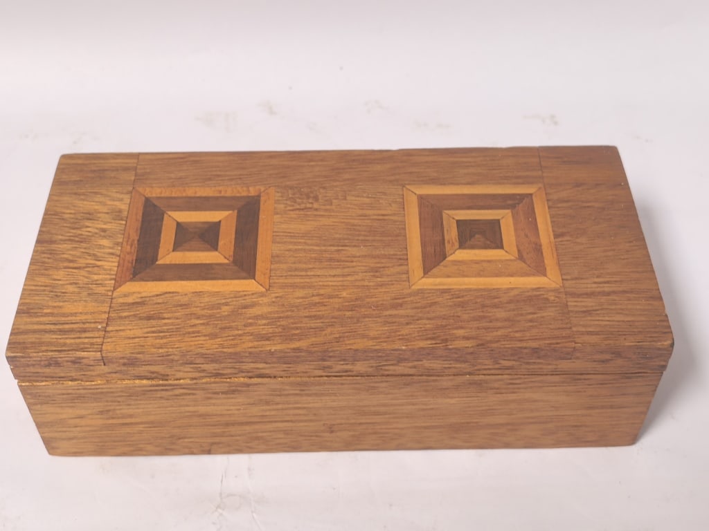Vintage Geometric Inlaid Wooden Cigarette Box (1 of 4)
