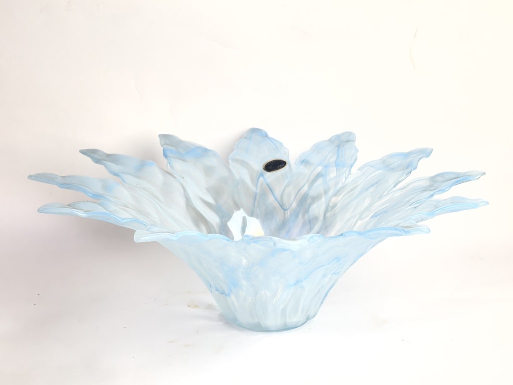 Lavorazione Arte Murano Blossom Art Glass Centerpi: Lavorazione Arte Murano Blossom Art Glass Centerpiece, 15in by 5.5in