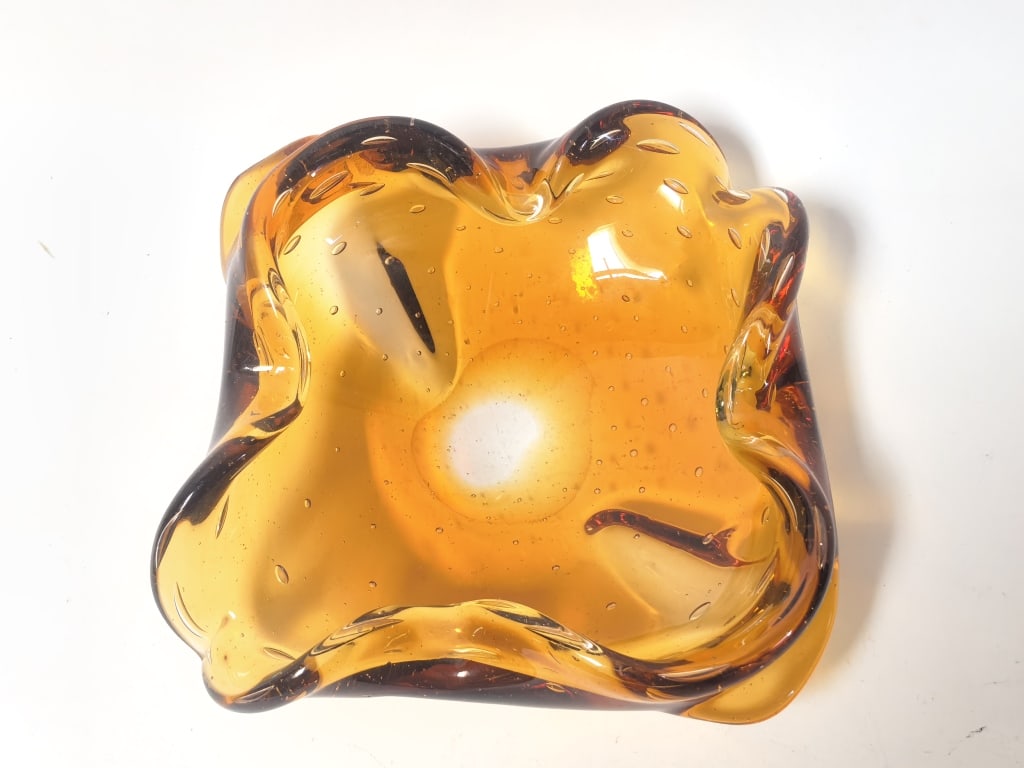 Murano Italy Amber Bullicante Flared Glass Bowl: Murano Italy Amber Bullicante Flared Glass Bowl, 8.25in by 8in by 2.5in