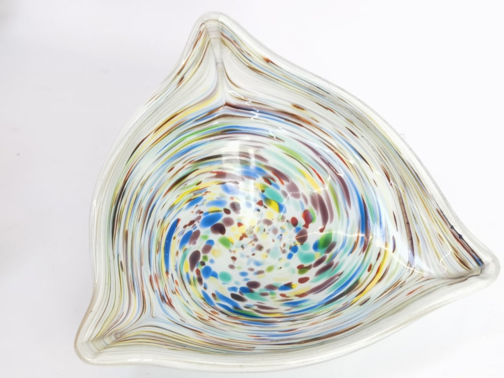 Vintage Murano Italy Splatter Swirl Art Glass Tria: Vintage Murano Italy Splatter Swirl Art Glass Triangle Bowl, 8in by 2.5in