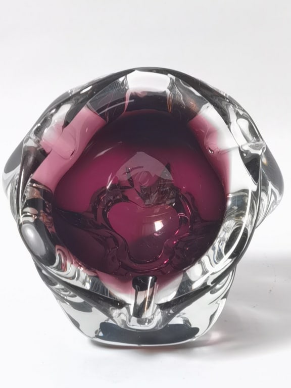 Vintage Murano Italy Amethyst Glass Bowl: Vintage Murano Italy Amethyst Glass Bowl, 6.5in by 5.5in